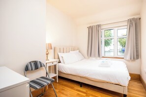 2 chambres, fer et planche à repasser, accès au Wi-Fi (inclus)