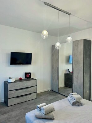 2 slaapkamers, een strijkplank/strijkijzer, wifi, beddengoed