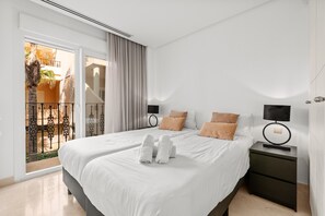 2 habitaciones, tabla de planchar con plancha, wifi y ropa de cama 