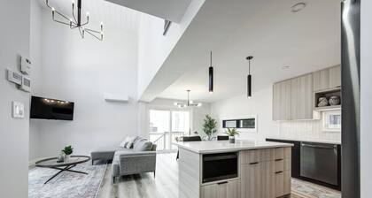 THE COCONUT ON THE CORNER- HOT TUB 5BR CLOSE TO BEACH