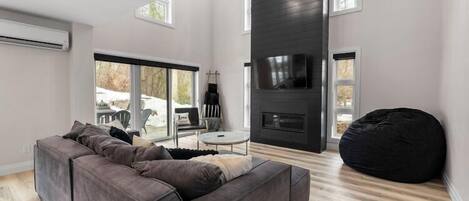 TV, fireplace, table tennis