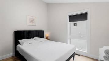 5 bedrooms, WiFi, bed sheets