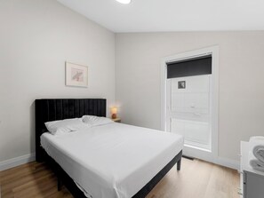 5 bedrooms, WiFi, bed sheets