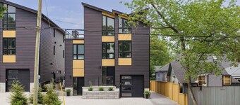 THE TIPSY OTTER- 5 BR COTTAGE CLOSE TO THE BEACH