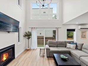 TV, fireplace, ping pong