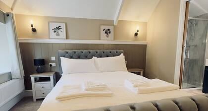 Bronn Ewhella - Rising Sun Inn