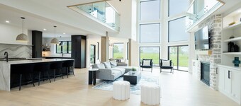 FOXFIELD ESTATE- LUXURY 7 BR COTTAGE WITH INDOOR POOL AND GAMES ROOM