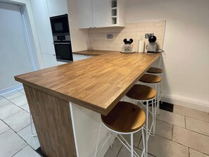 Batterie de cuisine, vaisselle et ustensiles