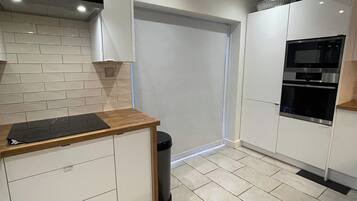 Cookware/dishes/utensils