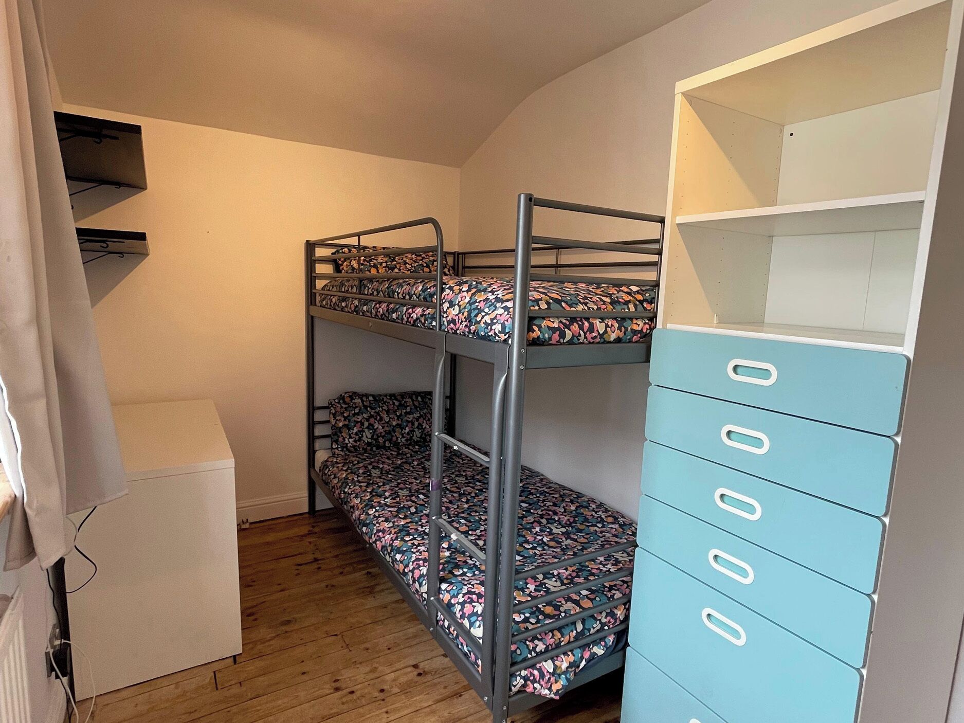 3 bedrooms, individually decorated, individually furnished, free WiFi