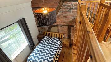 3 bedrooms, individually decorated, individually furnished, free WiFi