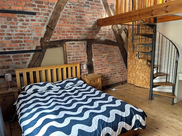 3 bedrooms, individually decorated, individually furnished, free WiFi
