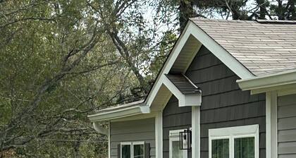 Mountain Retreat Near Waterfalls & Hiking Trails – Your Clarkesville Getaway