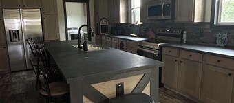 Mountain Retreat Near Waterfalls & Hiking Trails – Your Clarkesville Getaway