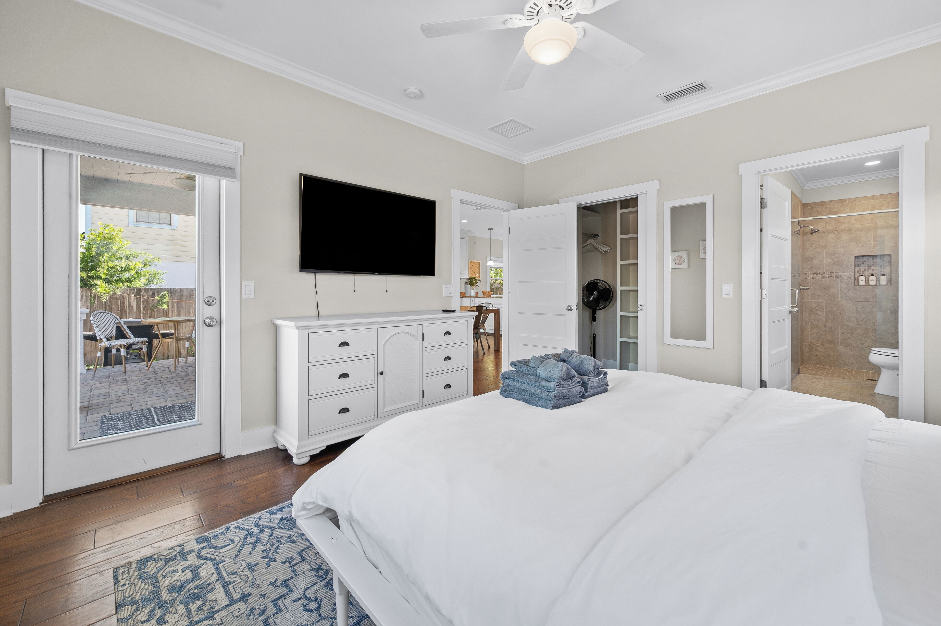 2 bedrooms, iron/ironing board, free WiFi, bed sheets