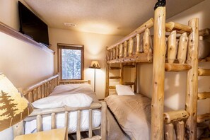 3 多间卧室、旅行��婴儿床、WiFi、床单