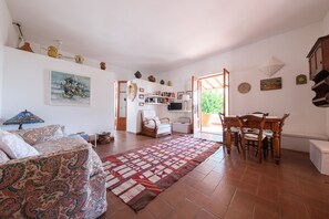 Interior - Villa 'Valle Canale Grande' with Sea View, Private Terrace and Wi-Fi (Lipari)