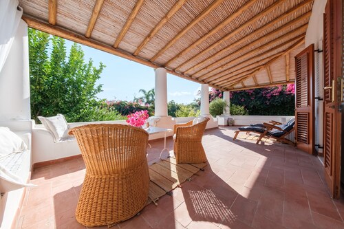 Villa 'Valle Canale Grande' with Sea View, Private Terrace and Wi-Fi