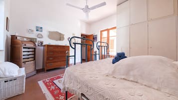 2 dormitorios, tabla de planchar con plancha, wifi y ropa de cama