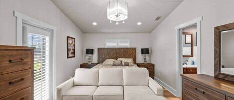 3 عدّة غرف نوم ومكواة/لوح كي وواي فاي وملاءات أسرّة