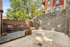 Terrace/patio - Hidden Gem 2BD w/ Patio, Near Findlay Market, UC (Cincinnati)