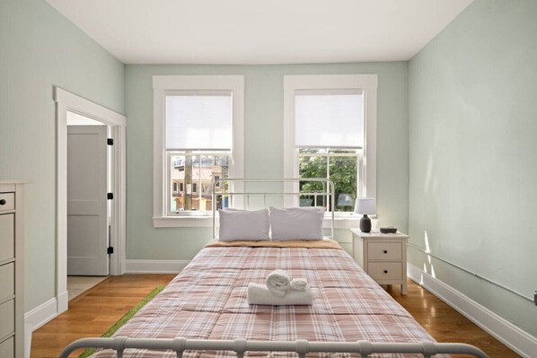 2 chambres, fer et planche Ă repasser, Wi-Fi, literie fournie