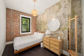 2 bedrooms, desk, iron/ironing board, WiFi - Lux Hidden Gem, 2bd w/ Patio Steps from All OTR (Cincinnati)