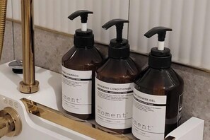 Bathroom amenities - Hotel Label Seongnam (Seongnam)