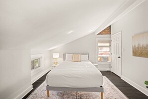 4 slaapkamers, een strijkplank/strijkijzer, wifi, beddengoed