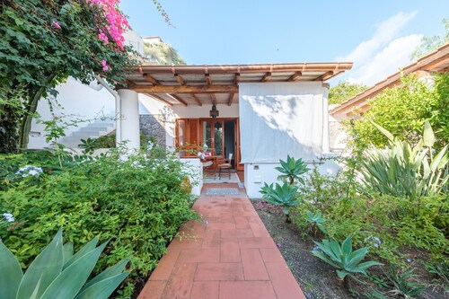 Villa 'Valle Canale Piccola' with Sea View, Wi-Fi and Air Conditioning