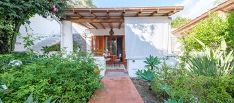 Villa 'Valle Canale Piccola' with Sea View, Wi-Fi and Air Conditioning