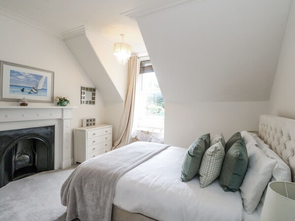 Cottage | 5 bedrooms, individually decorated, individually furnished, free WiFi