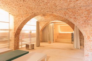 Interior - MAISONETTE: East-facing balcony and maisonette in the tower (Werben)