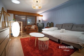 6 bedrooms, iron/ironing board, travel crib, WiFi