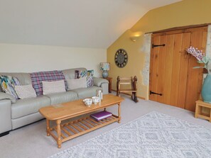 Living area - The Dairy (Axminster)