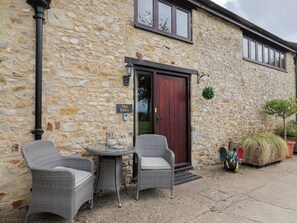 Outdoor dining - The Dairy (Axminster)