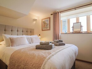2 bedrooms, individually decorated, individually furnished, free WiFi