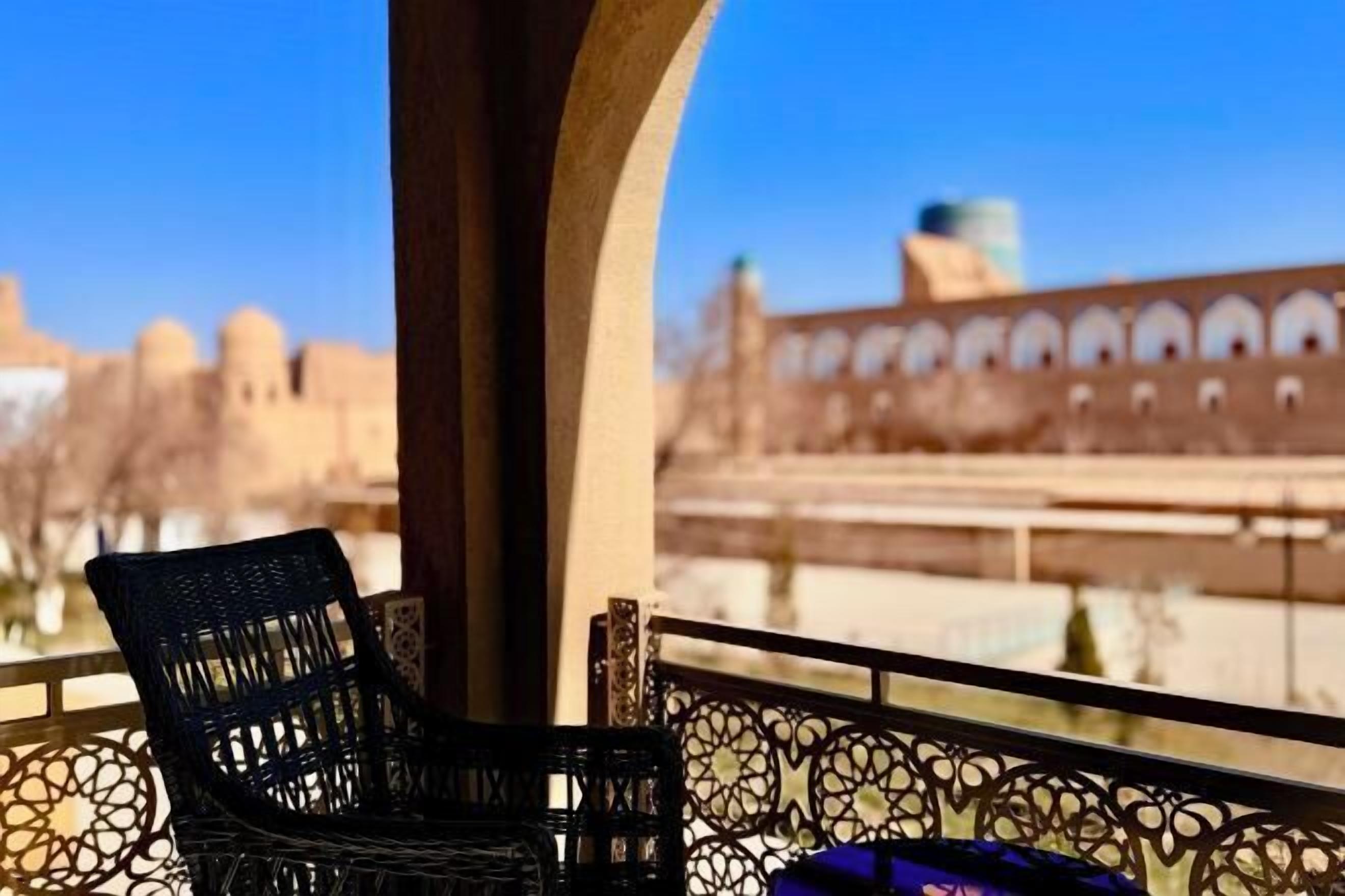 المنطقة المحيطة بالمنشأة