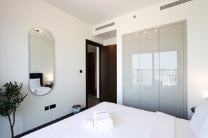 1 bedroom, iron/ironing board, internet, bed sheets