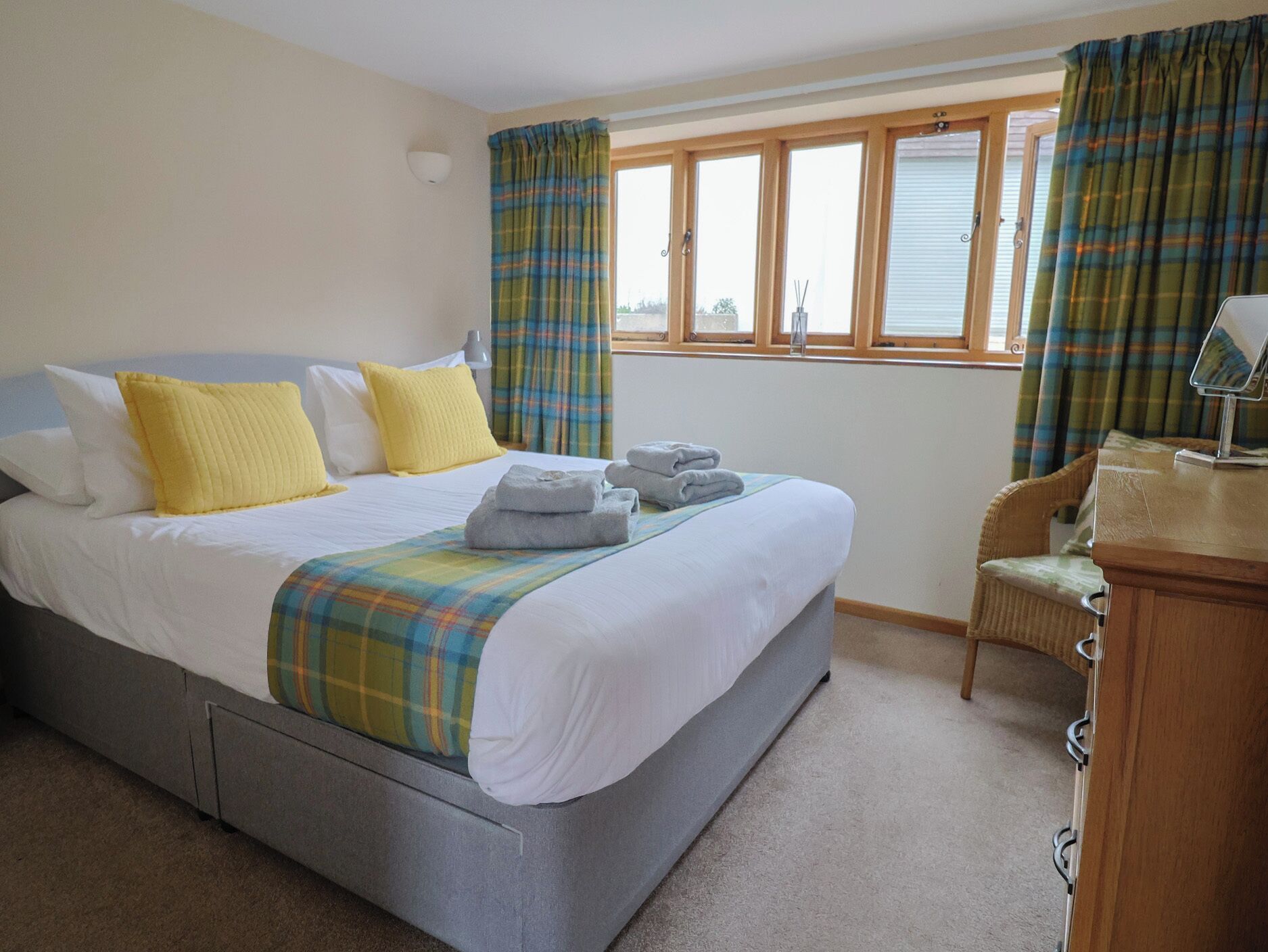 2 bedrooms, individually decorated, individually furnished, free WiFi