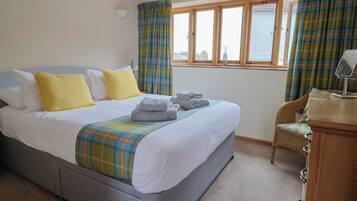 2 bedrooms, individually decorated, individually furnished, free WiFi