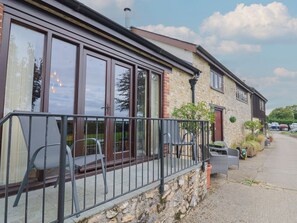 Terrace/patio - The Sundowner (Axminster)