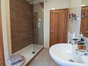 Shower, hair dryer - The Sundowner (Axminster)