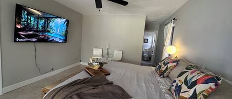 1 habitación, tabla de planchar con plancha, wifi y ropa de cama