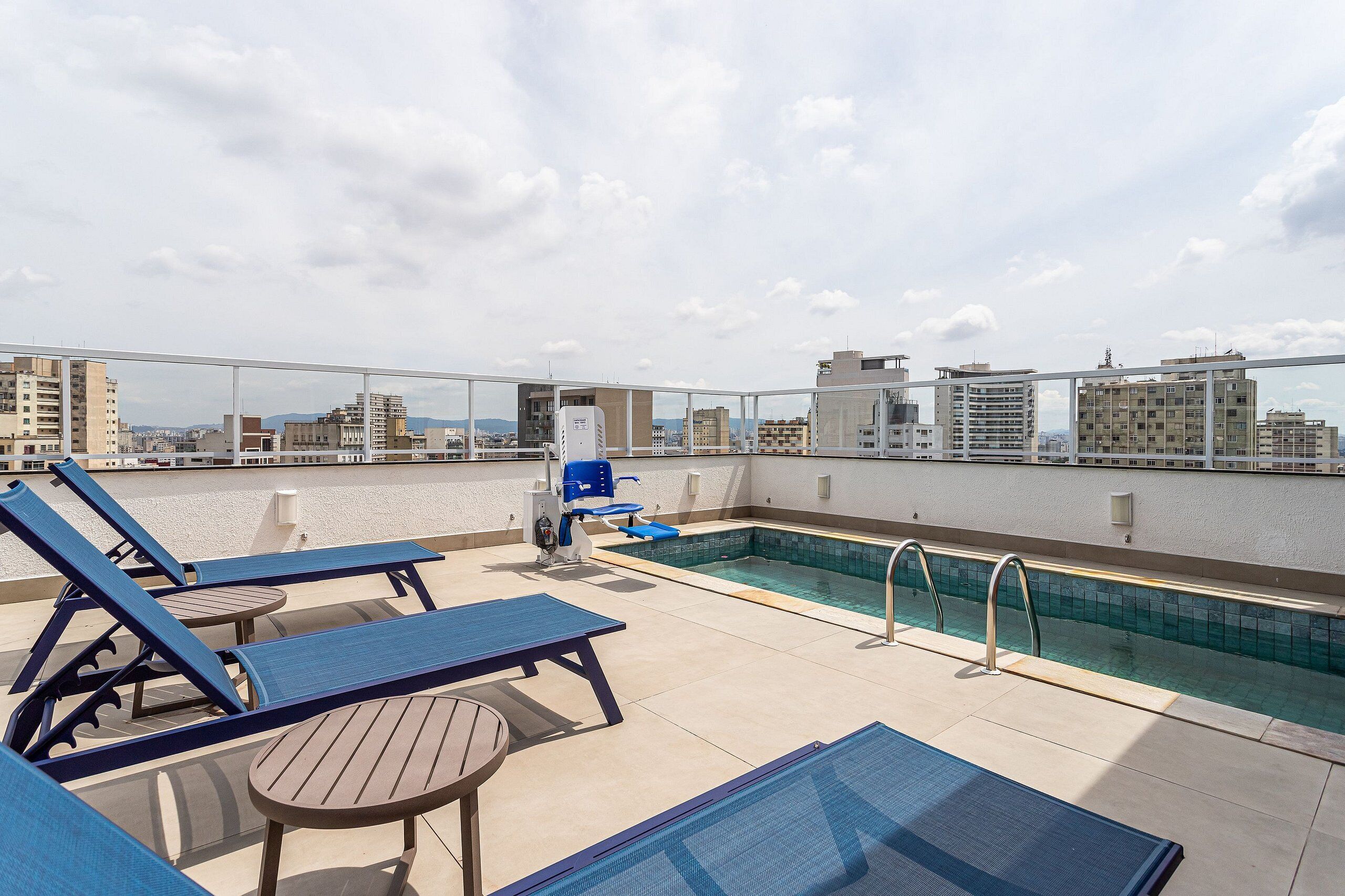 Kolam renang terbuka 