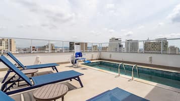 Kolam renang terbuka