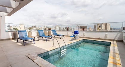 Aurora - Prédio novíssimo e completo no coração do Centro, com piscina e academia ao lado do metrô República