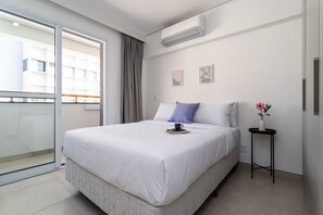 Iron/ironing board, free WiFi, bed sheets - Aurora - Prédio novíssimo e completo no coração do Centro, com piscina e academia ao lado do metrô República (São Paulo)