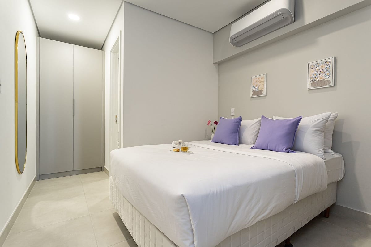 Exclusive Apartment | Iron/ironing board, free WiFi, bed sheets