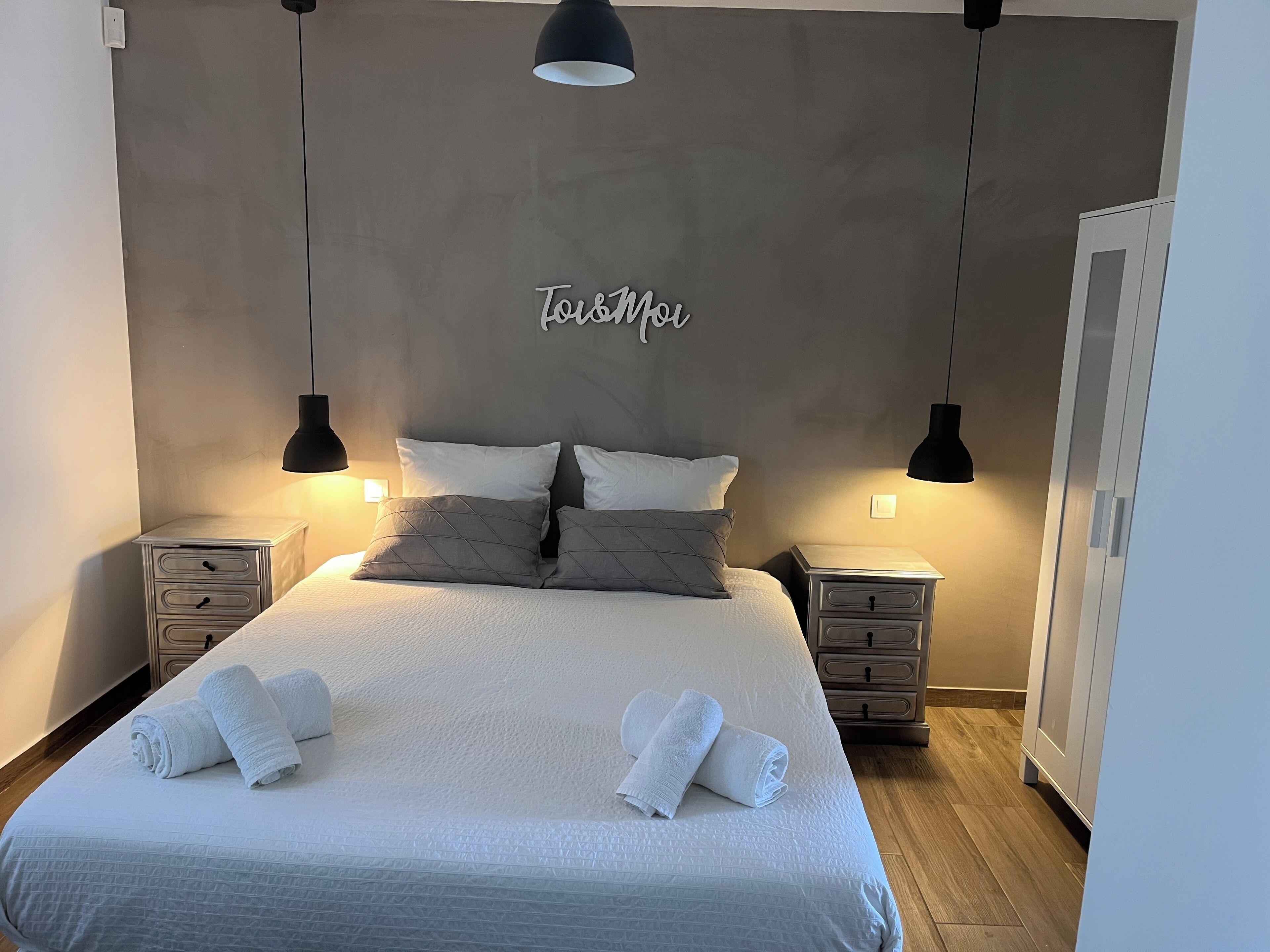 3 dormitorios, tabla de planchar con plancha, wifi y ropa de cama